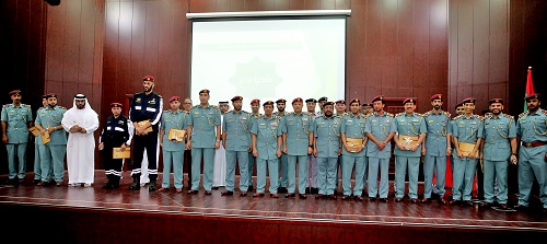 شرطة رأس الخيمة تُكرّم الفائزين بجائزة القائد العام ضمن جائزة وزير الداخلية للتميز في دورتها الرابعة